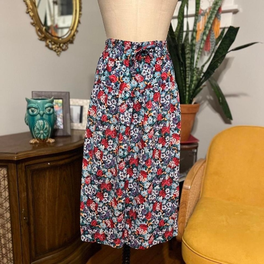 Super cute‎ vintage 90s Anna G floral midi skirt- M / L